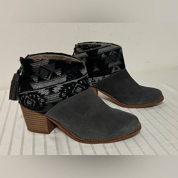 Toms Womens Leila Gray Suede Wool Tribal Ankle Boots Booties Size 6 - Picture 2 of 13